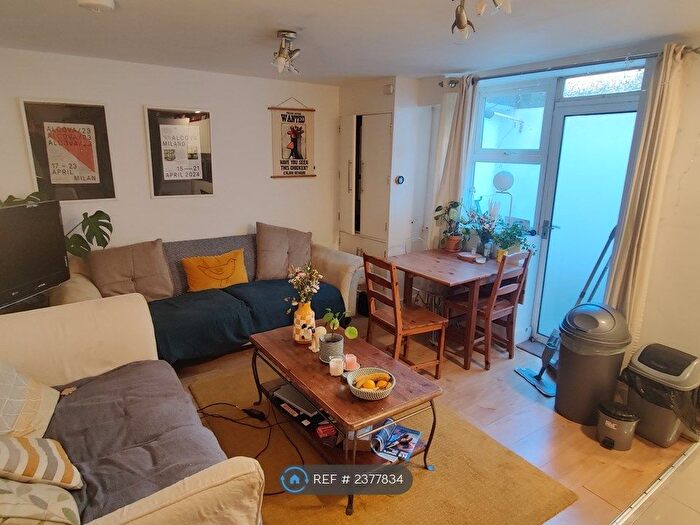 4 Bedroom Flat To Rent In Allen Road, London, N16