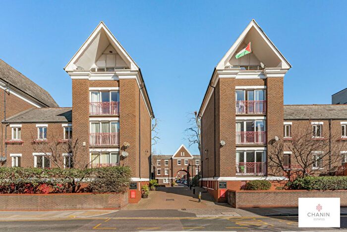 3 Bedroom Semi Detached House For Sale In Lockesfield Place, London, E14