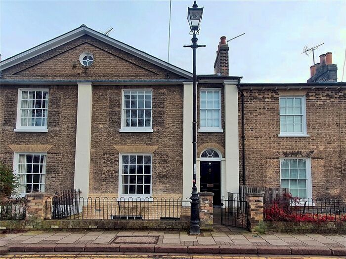 4 Bedroom Terraced House To Rent In New Square, Cambridge, Cambridgeshire, CB1