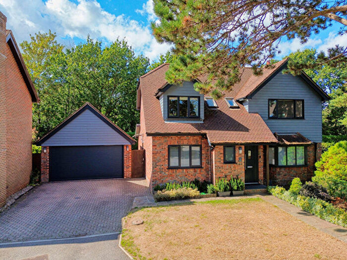 4 Bedroom Detached House For Sale In Capstan Gardens, Locks Heath, SO31