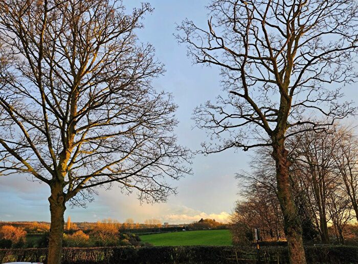 5 Bedroom Town House For Sale In Pennyhill Lane, West Bromwich, B71