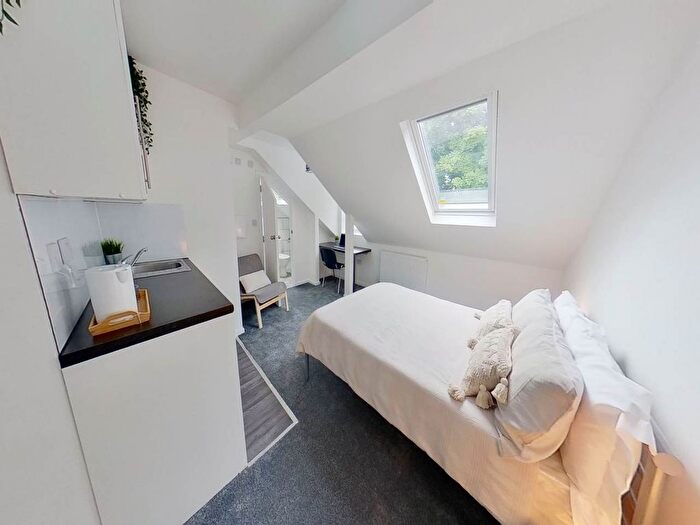 1 Bedroom Studio To Rent In Barrfield Road, Salford, M6