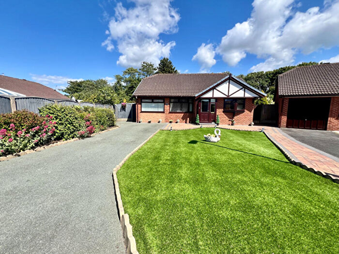 3 Bedroom Bungalow For Sale In Keats Close, Thornton, FY5