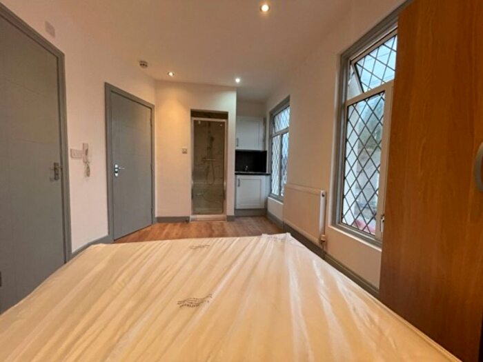 1 Bedroom Studio To Rent In Bensham Lane, Thornton Heath, CR7