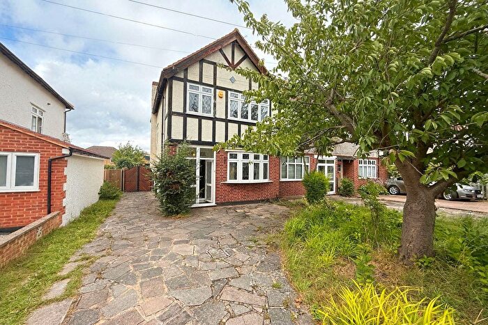 3 Bedroom End Of Terrace House To Rent In Caldbeck Avenue, Worcester Park, KT4