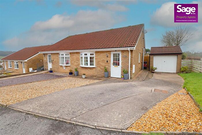 2 Bedroom Semi Detached Bungalow For Sale In Chester Close, New Inn, Pontypool, NP4