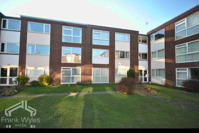 2 Bedroom Flat To Rent In Fleet Street, Lytham St Annes, Lancashire, FY8