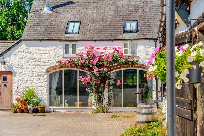 3 Bedroom Barn Conversion To Rent In Bontuchel, Ruthin, LL15