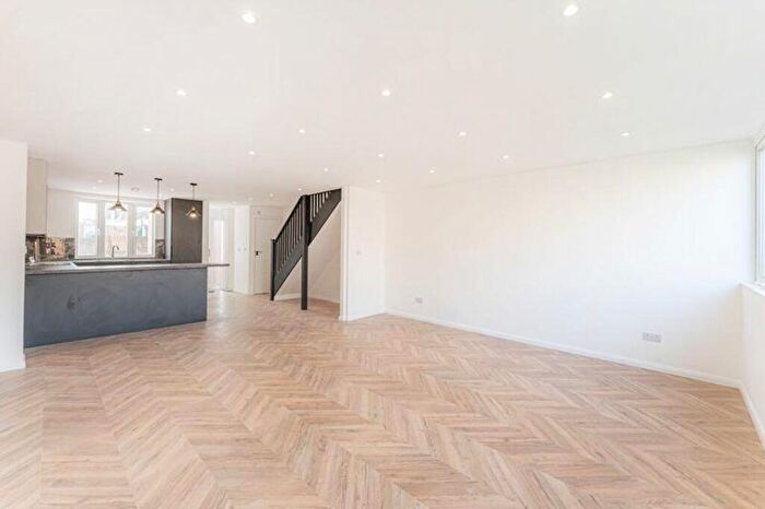 3 Bedroom Terraced House To Rent In White Hart Lane, London, N22