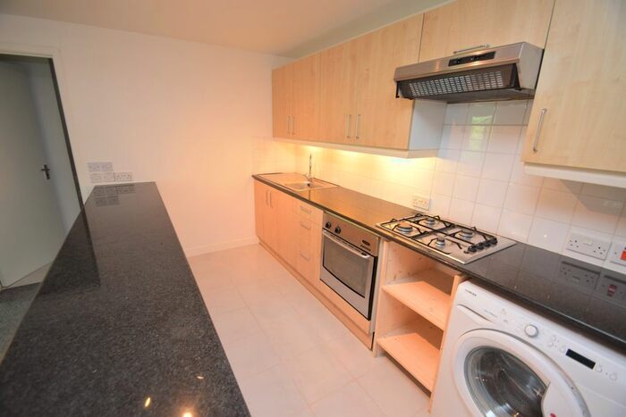 2 Bedroom Flat To Rent In Wellington Gardens, Falmouth, Cornwall, TR11