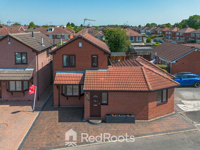 4 Bedroom Detached House For Sale In Paddock Close, Cusworth, Doncaster, DN5