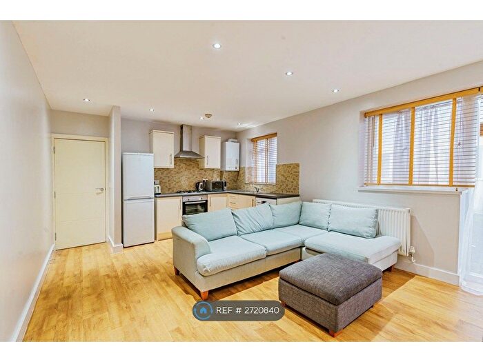 1 Bedroom Flat To Rent In Gatwick Road, Crawley, RH10