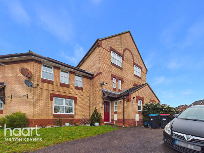 3 Bedroom Terraced House For Sale In Rhodes Place, Milton Keynes, MK6