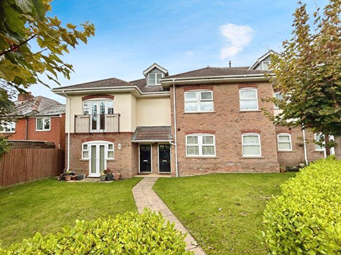 2 Bedroom Flat To Rent In Chapel Road, Lower Parkstone, BH14