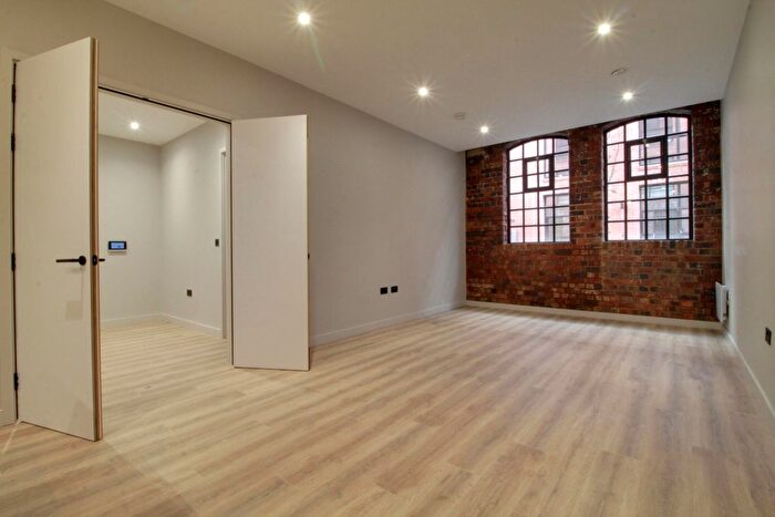 1 Bedroom Flat To Rent In Pressworks, - Northwood Street, Jewellery Quarter, B3