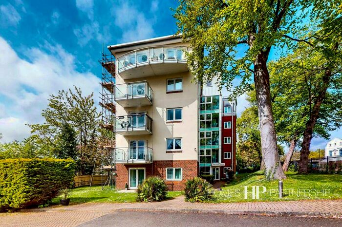 1 Bedroom Apartment To Rent In Turners Hill Road, Pound Hill, RH10