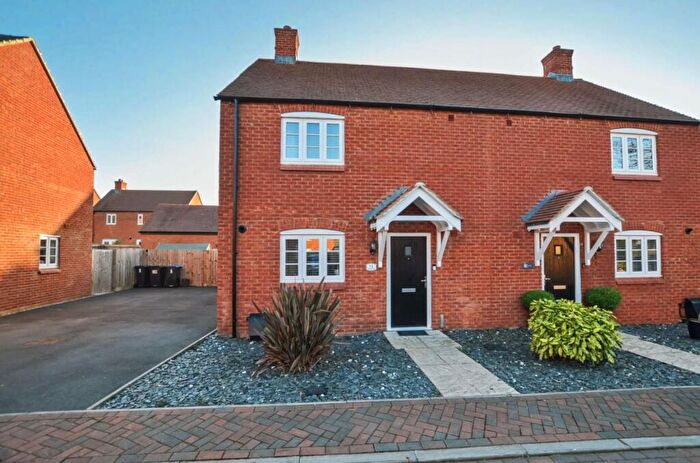 3 Bedroom Semi Detached House For Sale In Hamilton Drive, Towcester, NN12