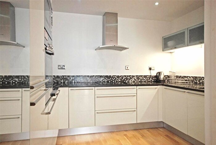 2 Bedroom Flat To Rent In Ability Place, Millharbour, E14