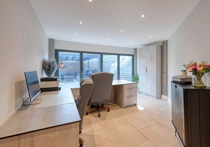 5 Bedroom Detached House For Sale In St. Nicolas Gardens, Birmingham, B38