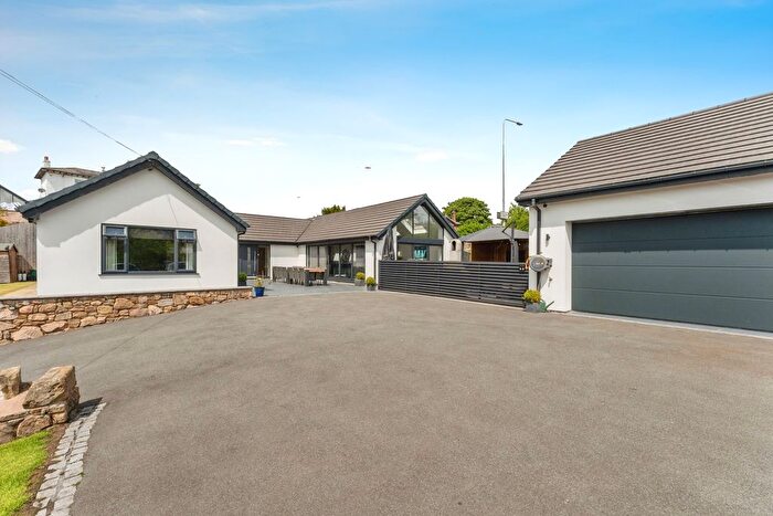 3 Bedroom Bungalow For Sale In Ffrwd Road, Cefn-Y-Bedd, Wrexham, Flintshire, LL12