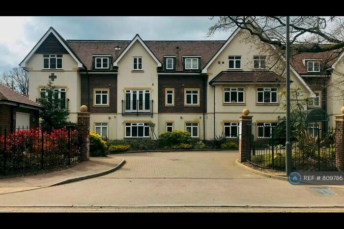 2 Bedroom Flat To Rent In Emenio, Beaconsfield, HP9