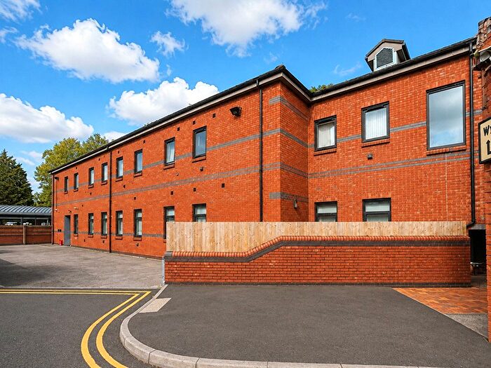 1 Bedroom Flat To Rent In Lower Mill Street, Kidderminster, Worcestershire, DY11
