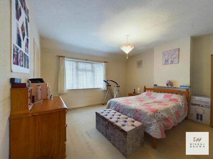 2 Bedroom Terraced House For Sale In Dagenham Avenue, Dagenham, Essex, RM9