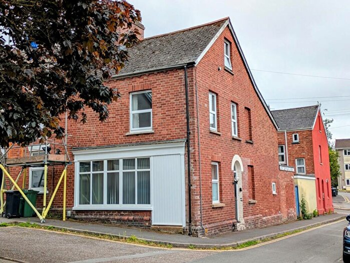 4 Bedroom End Of Terrace House For Sale In East John Walk, Exeter, EX1