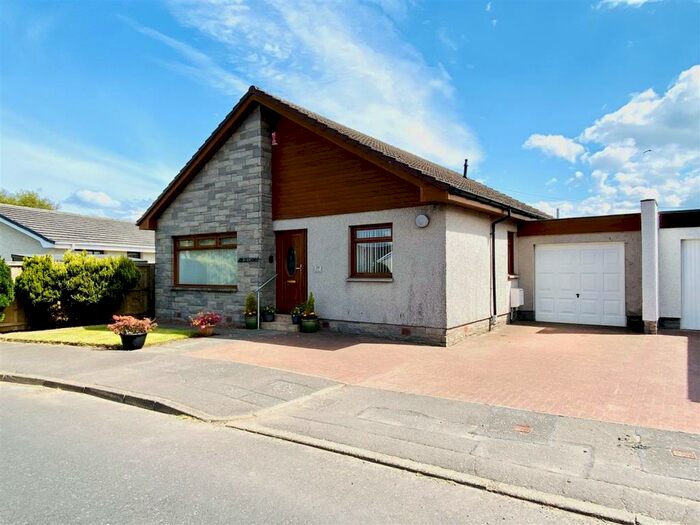 3 Bedroom Semi-Detached Bungalow For Sale In Limekilnburn Road, Quarter, Hamilton, ML3