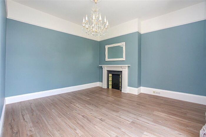 1 Bedroom Flat To Rent In Lansdown Road, Cheltenham, Glos, GL51