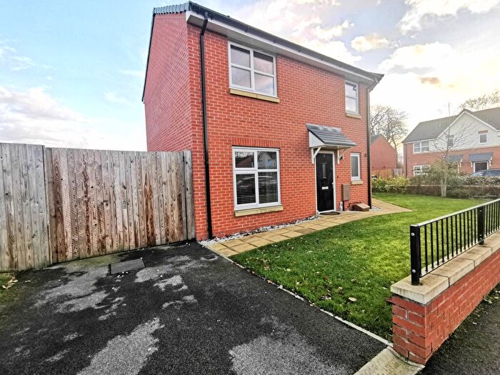 3 Bedroom Semi-Detached House To Rent In Woodpecker Road, Chorlton, M21
