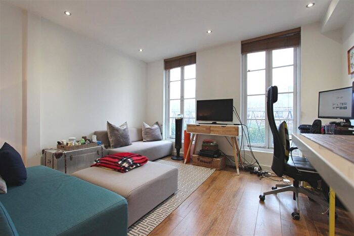 1 Bedroom Flat To Rent In Bayham Street, Camden Town, NW1
