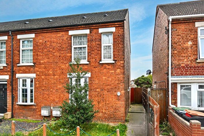 2 Bedroom End Of Terrace House For Sale In Harrowden Road, Bedford, MK42