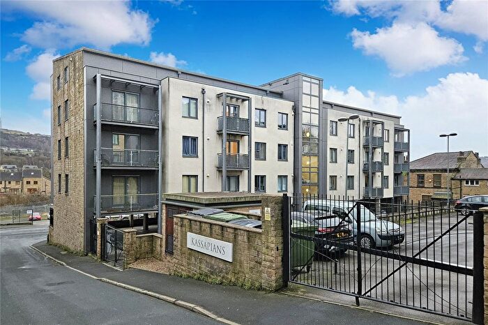 2 Bedroom Flat For Sale In Albert Street, Baildon, Shipley, West Yorkshire, BD17