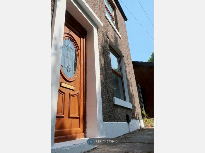 3 Bedroom Terraced House To Rent In Fairlands View, Rochdale, OL11