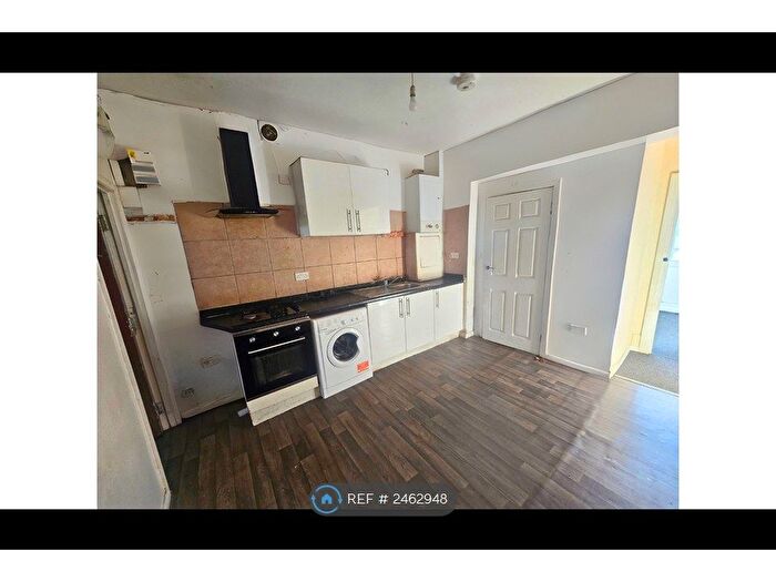 2 Bedroom Flat To Rent In West End Road, Southall, UB1
