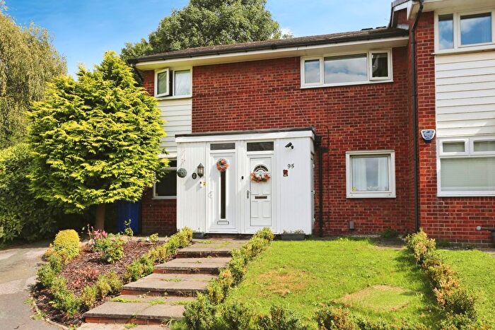 2 Bedroom Flat For Sale In Berwick Avenue, Heaton Mersey, Stockport, SK4