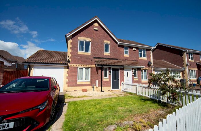 3 Bedroom Semi-Detached House To Rent In Ireland Close, St. Mellons, Cardiff, CF3
