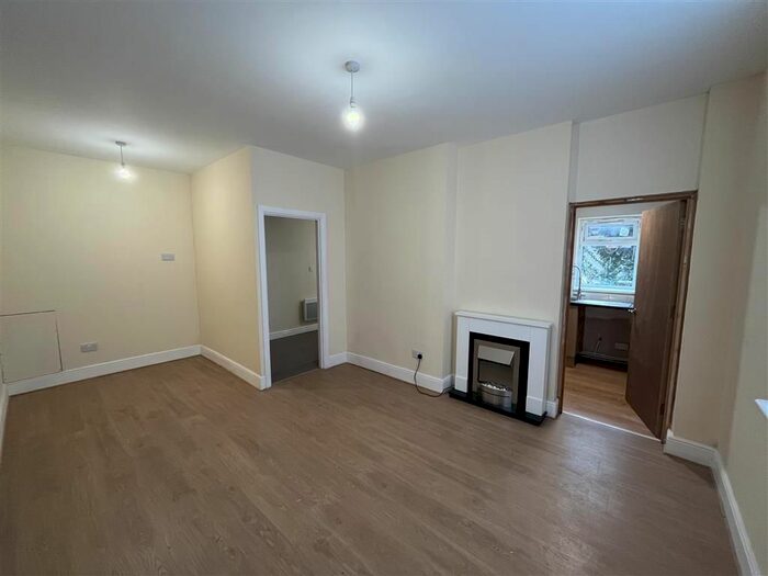 1 Bedroom Flat To Rent In Radford Road, Nottingham, NG7