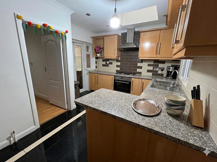 7 Bedroom Terraced House To Rent In Clare Road, Hounslow, TW4