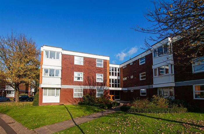 1 Bedroom Apartment To Rent In Oaklands Court, Somerstown, PO19