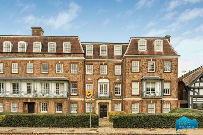 3 Bedroom Apartment To Rent In Long Ridges, Fortis Green, East Finchley, London, N2