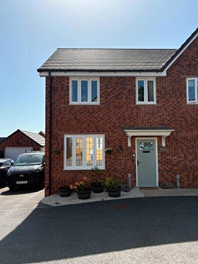 3 Bedroom Semi-Detached House For Sale In Hunters Field, Corsham, Chippenham, SN14