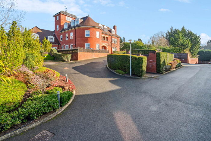 3 Bedroom Penthouse For Sale In Valency House, Valency Drive, Batchworth Lane, Northwood, HA6
