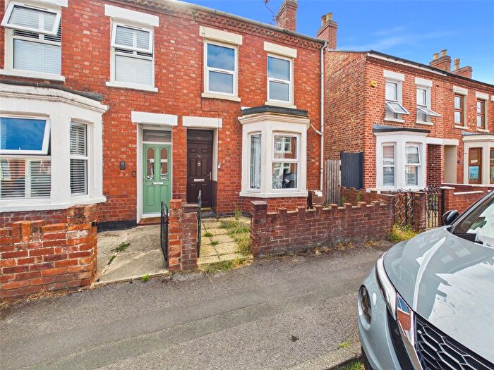 3 Bedroom Semi Detached House For Sale In Calton Road, Gloucester, Gloucestershire, GL1