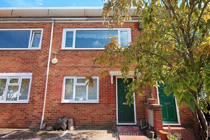 1 Bedroom Maisonette To Rent In Coombe Road, New Malden, KT3