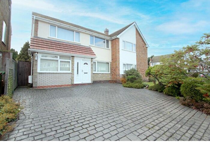 4 Bedroom Semi Detached House For Sale In Pear Tree Crescent, Shirley, B90