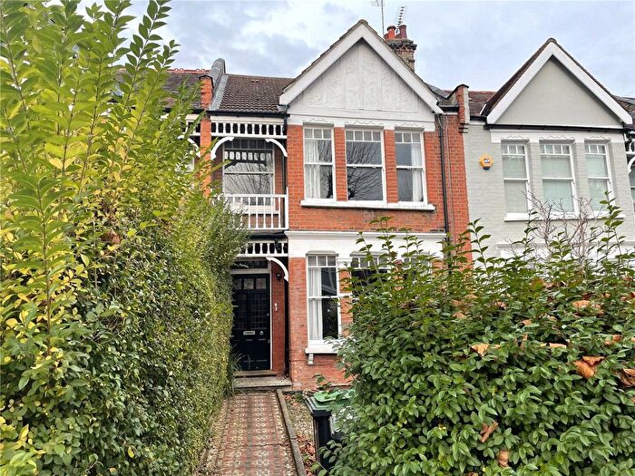 4 Bedroom Detached House To Rent In Park Avenue South, London, N8