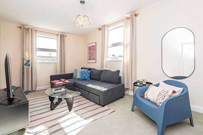 1 Bedroom Flat To Rent In Earls Court Road, Earls Court, SW5
