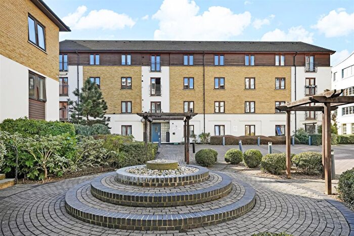 2 Bedroom Flat To Rent In Sunlight Square, London, E2